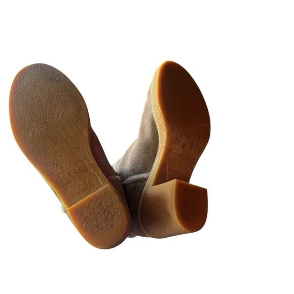 Ugg light brown suede heeled booties. Size 6 - Picture 11 of 12